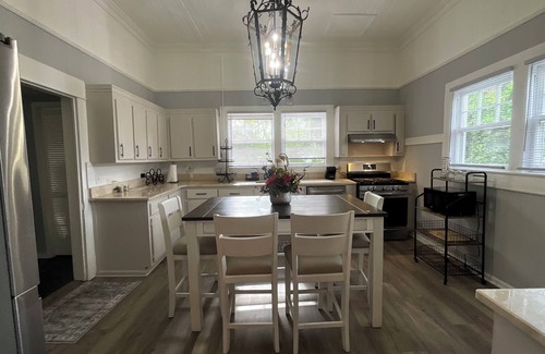Conyers House | Charming 3-bedroom house in welcoming Historic Conyers