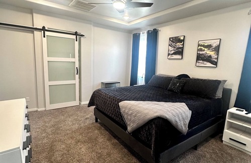 Biggs Field House | Charming 3-bedroom house in marvelous Horizon with WiFi, AC