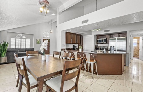 El Paso House | Charming 3 bedroom house with WiFi, AC beautiful backyard and pool.