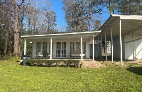Lake Houston House | Charming 3-bedroom house with WiFi and AC in fabulous Huffman on Lake Houston