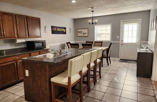 Whitehaven House | Charming 3-bedroom house with AC and WiFi in amazing Memphis