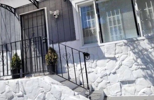 Oakland House | Charming 3-bedroom house with WiFi and AC in Oakland