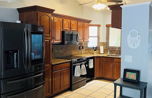 Deer Valley House | Charming 3-bedroom house with AC, WiFi in phenomenal Phoenix