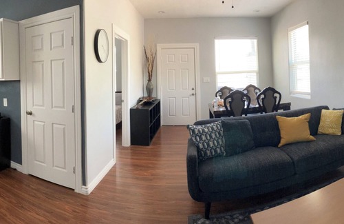 Governmental Mall House | Charming 3-bedroom house in pleasant Phoenix with AC, WiFi