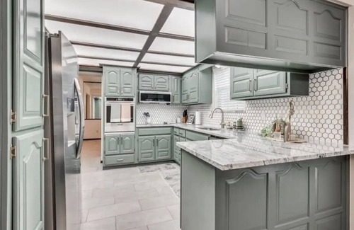 Shawnee House | Charming 3-bedroom house in Shawnee with AC and WiFi