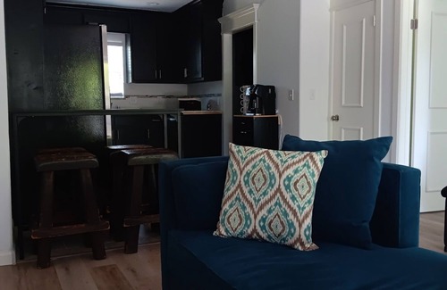 Shawnee House | Charming 3-bedroom house in Shawnee with WiFi and AC