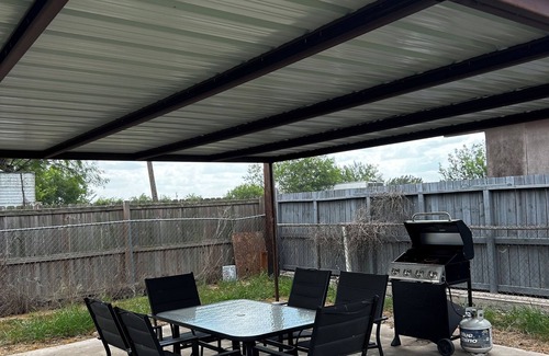 Weslaco House | Charming 3-bedroom house in Weslaco/Elsa with AC, WiFi