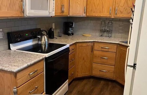 Ames House | Charming 3-bedroom house in wonderful Ames with AC, WiFi
