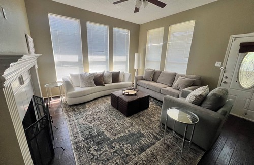 Allen House | Charming 3-bedroom house on a green belt in Allen