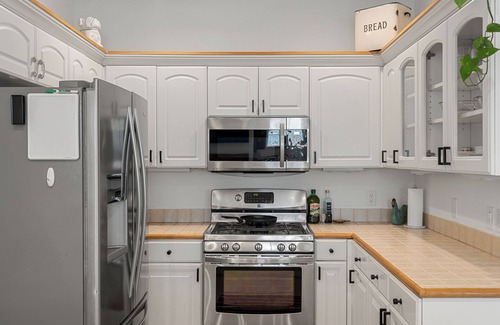 Dawson House | Charming 3-bedroom house in lovely Austin with AC, WiFi, Pool and Pitch & Putt