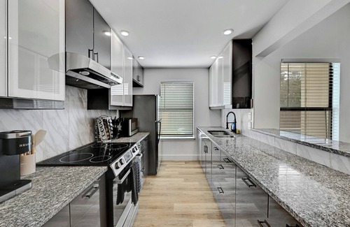 Austin House | Charming 3-bedroom house with an Amazing pool and Outdoor Hangout Area