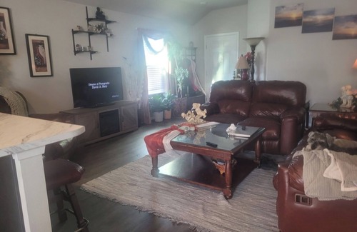 Coweta House | Charming 3-bedroom house with AC and WiFi in Coweta