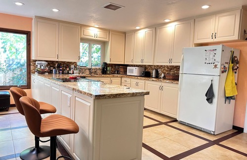 Central Davis House | Charming 3-bedroom house in lovely Davis 5 minutes from downtown Davis
