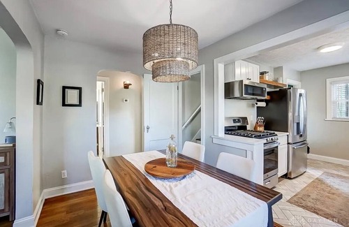 Dayton House | Charming 3-bedroom house near UD, hospitals, concerts, and WPAFB.