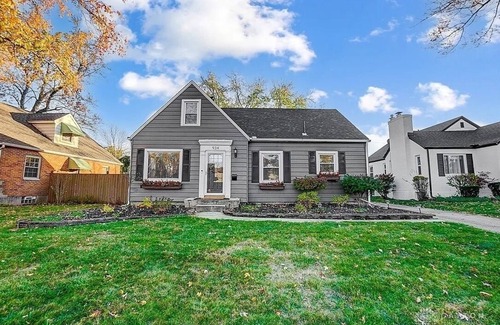 Dayton House | Charming 3-bedroom house near UD, hospitals, concerts, and WPAFB.