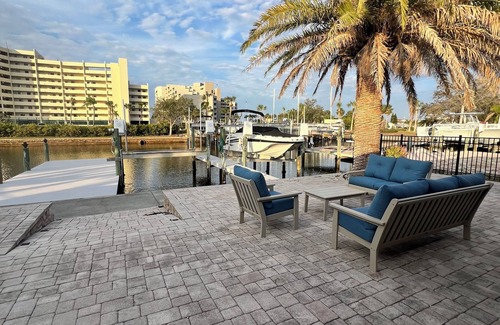 Sea Ranch House | Charming 3-bedroom house with AC WiFi in Hudson on canal and Gulf of Mexico view