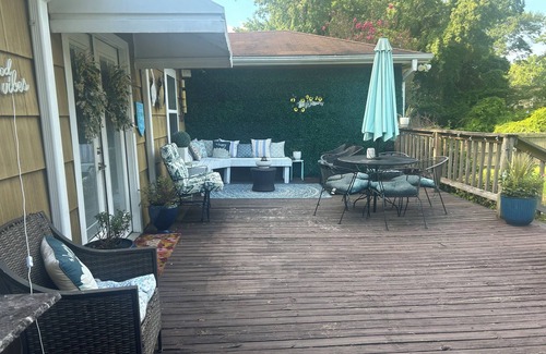 McComb House | Charming 3-bedroom house with Spacious Backyard! Located in the hub of the city.