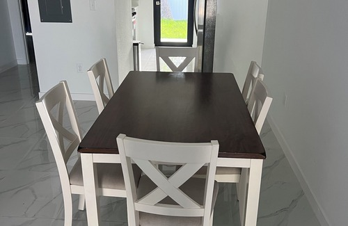 Gladeview House | Charming 3-bedroom house in cool Miami with AC, WiFi