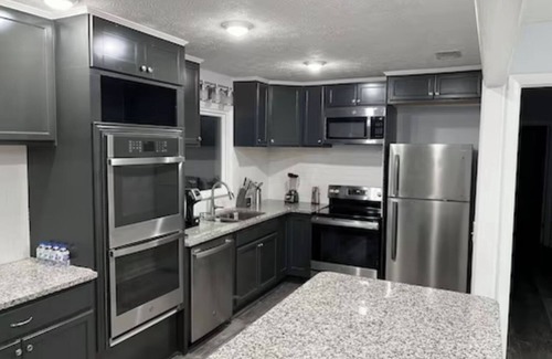 Monroe House | Charming 3-bedroom house in delightful Monroe with WiFi, AC. n