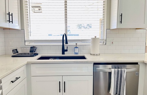 Phoenix House | Charming 3-bedroom house with AC and WiFi