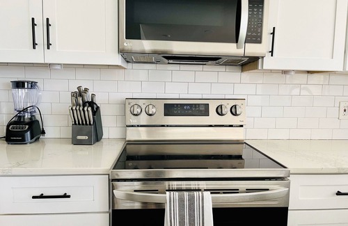 Phoenix House | Charming 3-bedroom house with AC and WiFi