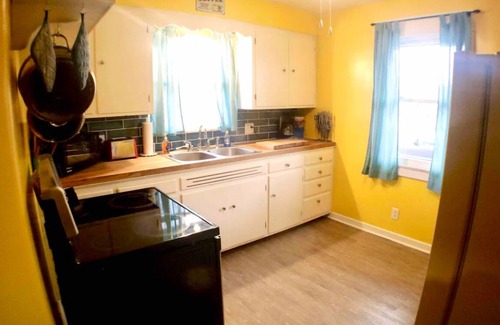 Toledo House | Charming 3 bedroom house in Toledo close to downtown and highway