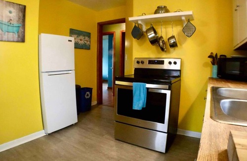 Toledo House | Charming 3 bedroom house in Toledo close to downtown and highway