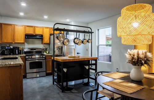 Dietz House | Charming 3-bedroom house with AC, WiFi in delightful Tucson