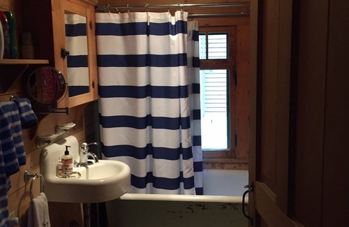 Star Lake Cottage | Charming 3-bedroom lakefront cottage in welcoming Star Lake with great viewsn