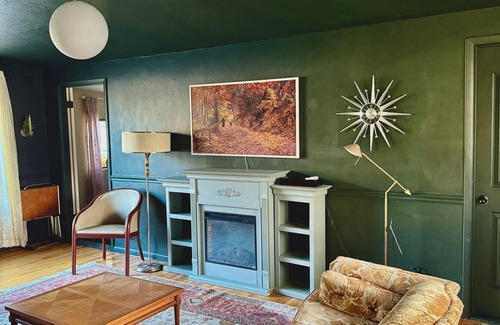 Suncrest House | Charming 3-bedroom mid-century home in Orem