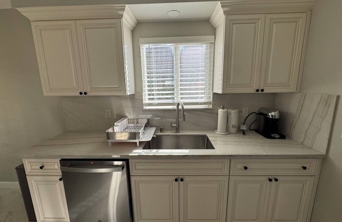 Sacramento House | Charming 3-bedroom Private Home in the Heart of Sacramento