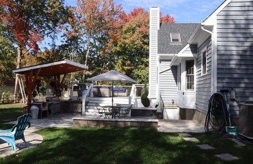 Waldorf House | Charming 3-bedroom private basement with WiFi and AC in marvelous Waldorf.