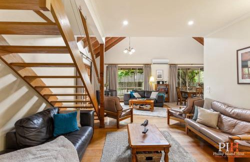 Silverleaves House | Charming 3-Bedroom Retreat
