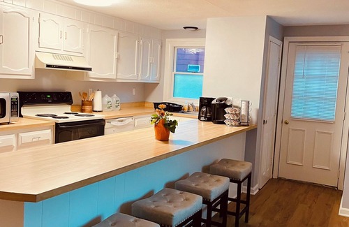 Marblehead House | Charming 3-bedroom townhome in Marblehead n3 miles to Salemn14 miles to Boston