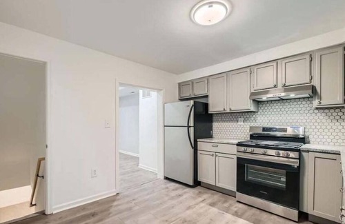 Carroll-South Hilton House | Charming 3-bedroom townhome with AC, WiFi in marvelous Baltimore