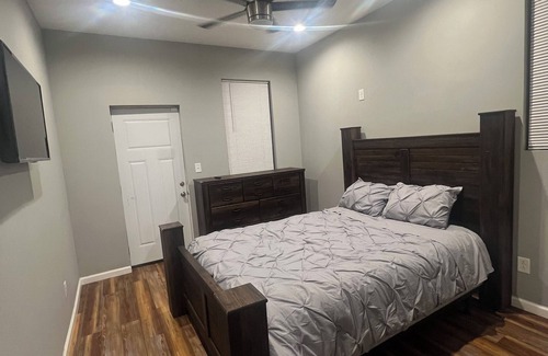 St. Louis House | Charming 3-bedroom townhome in St. Louis with AC, WiFi