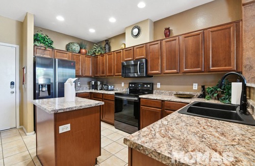 Anthem East Side House | Charming 3-bedroom townhome in foothills of Daisy Mountain in beautiful Anthem