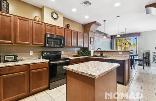 Anthem East Side House | Charming 3-bedroom townhome in foothills of Daisy Mountain in beautiful Anthem