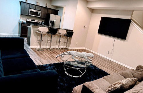 Grimes House | Charming 3-bedroom townhome in Grimes with WiFi and AC