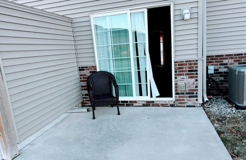 Grimes House | Charming 3-bedroom townhome in Grimes with WiFi and AC