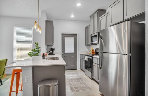 Temple House | Charming 3-bedroom townhome in pleasant Temple with AC, WiFi