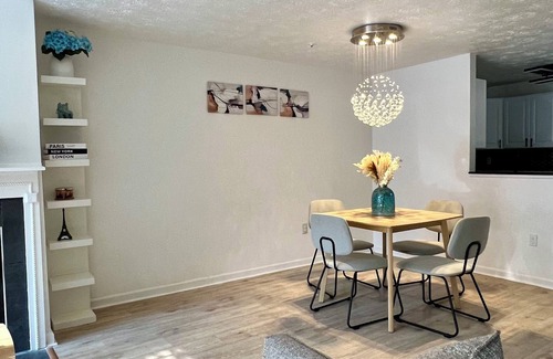 Bowie House | Charming 3-bedroom townhome with WiFi and AC in Bowie Maryland.