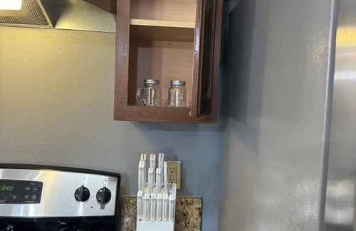 Brownsville House | Charming 3-Bedroom Retreat in Prime Neighborhood SPI/SPACE X