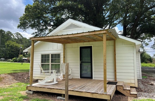 Cartersville House | Charming 3-bedroom house in quaint Cartersville.