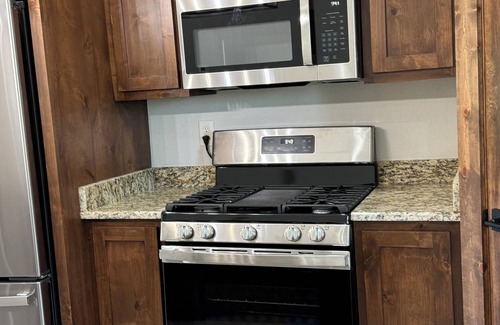 Honey Grove House | Charming 3-bedroom new build close to Bois d Arc Lake outside of Honey Grove TX