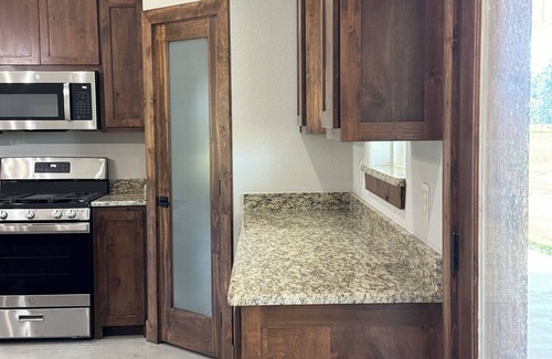 Honey Grove House | Charming 3-bedroom new build close to Bois d Arc Lake outside of Honey Grove TX