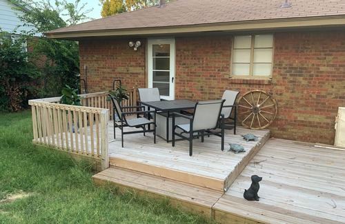 Midwest City House | Charming 3-bedroom house in fabulous Midwest City with WiFi, AC