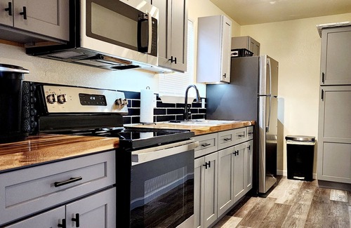 Eastside Promise Neighborhood House | Charming 3-bedroom house in fabulous San Antonio with AC, WiFi