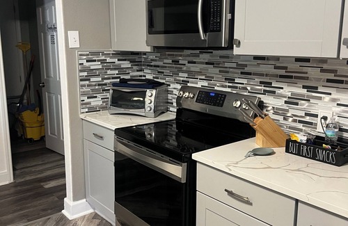 San Antonio House | Charming 3-bedroom house with AC, WiFi in pleasant San Antonio