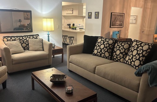 Spring Hill House | Charming 3-bedroom house with lake views in serene Spring Hill